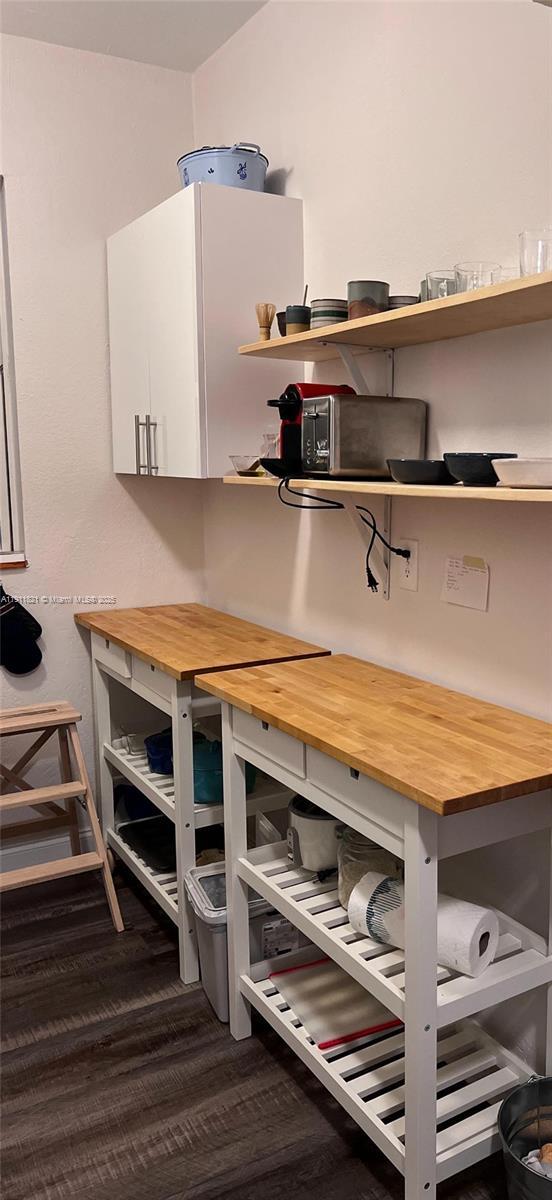 Building Photo - 320 80th St