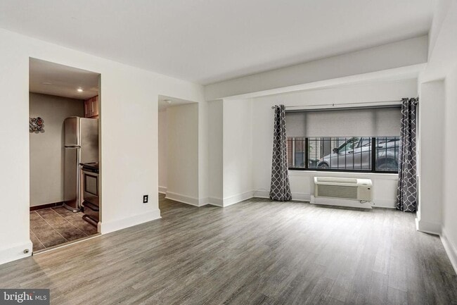 Foto del edificio - Dupont Circle!!// Professionally Managed// 1 Bedroom 1 Bathroom Condo