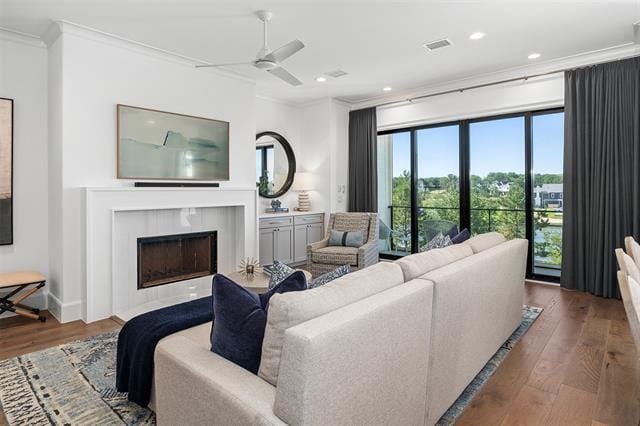 Building Photo - 13770 Waterside Dr