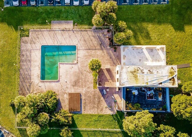 Foto del edificio - 7911 N Colony Cir