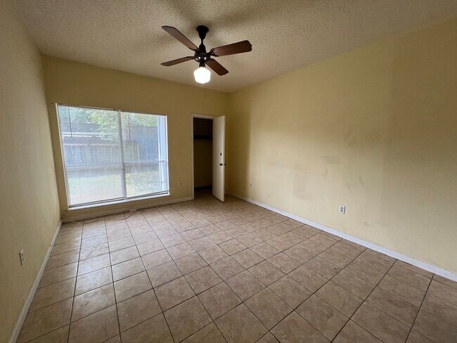 Foto del edificio - Must see 2 Bedroom Duplex off Brightside Dr. Close to LSU