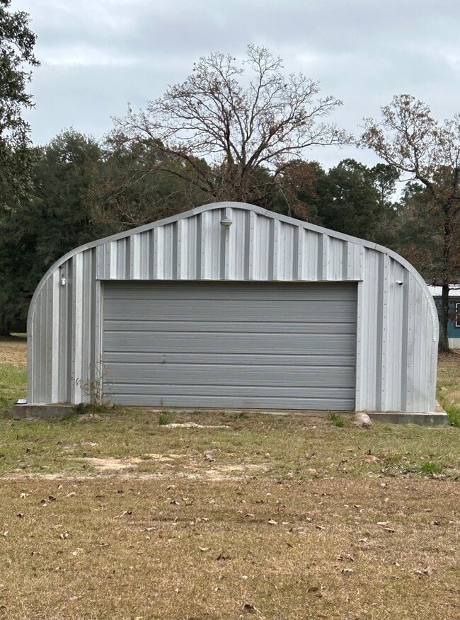 Foto del edificio - 44270 Doc Hyde Rd