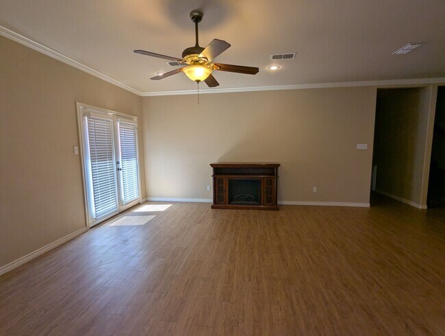 Building Photo - Prestigious 3/3/2 Home in Lubbock Cooper School District.