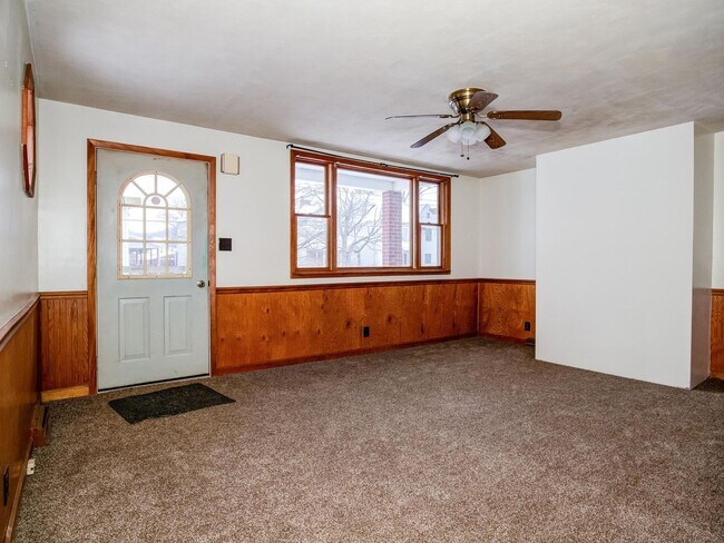 Foto del edificio - 3 bedroom 2 bathroom House Central Valley ...