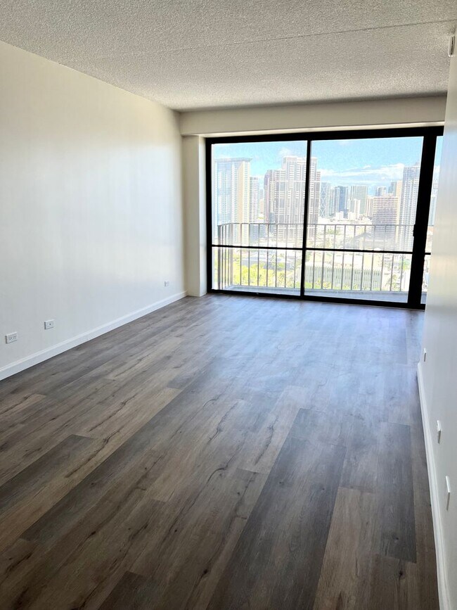 Building Photo - Harbor Square in Downtown Honolulu - Renov...