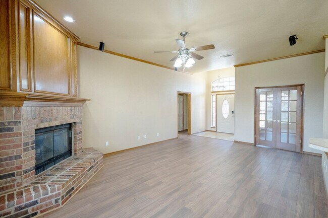 Foto del edificio - * * * $750 Move-in Special!!! * * * Beautiful 3 Bed 2 Bath with a Office in the Heart of Moore! *...