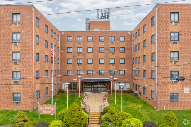 Foto del edificio - Golden Age Manor