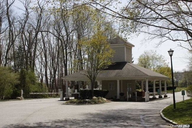 Building Photo - 602 Willow Pond Dr