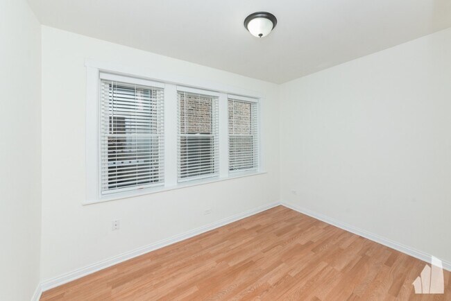 Building Photo - 4948 N Harding Ave