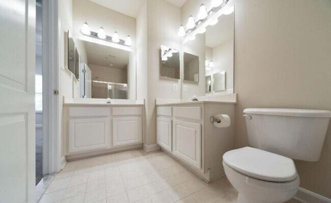 Foto del edificio - 8026 Pennington Dr