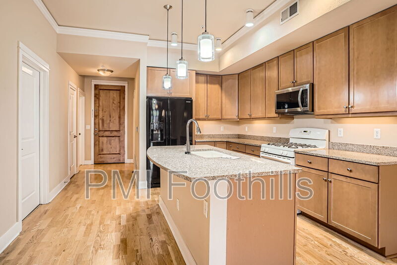 Primary Photo - 1275 Washington Ave