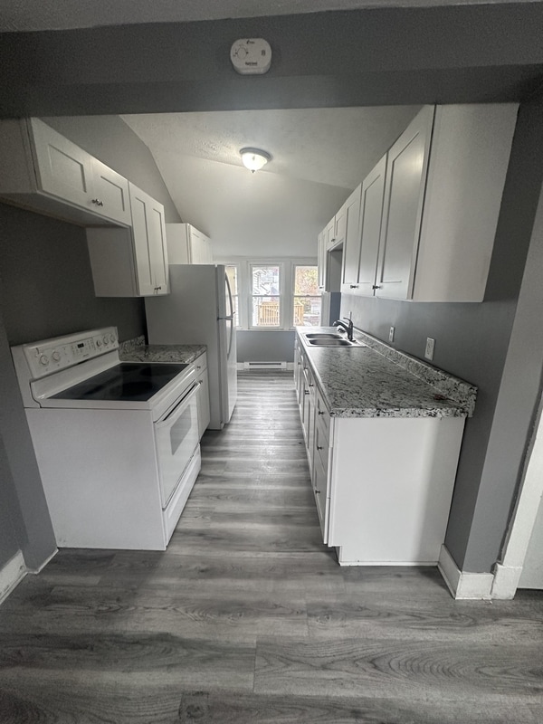 Building Photo - 2071 W 103rd St