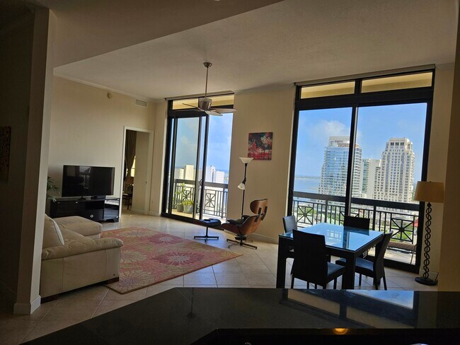 Foto del edificio - 801 S Olive Ave