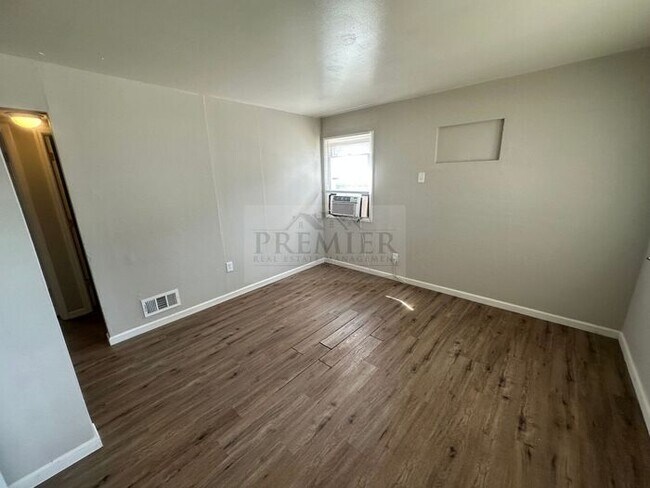 Foto del edificio - 6111 E 153 St