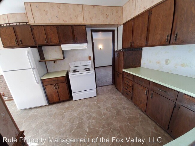 Building Photo - 3 br, 1 bath House - 610 S. Commercial Street