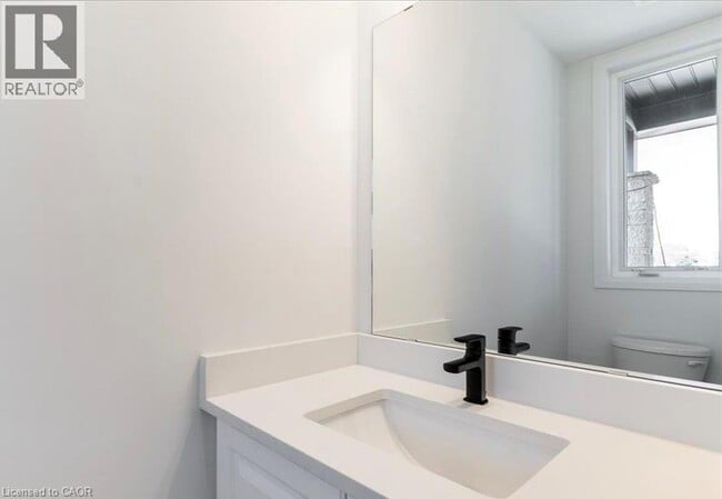 Building Photo - 3 Southam Ln