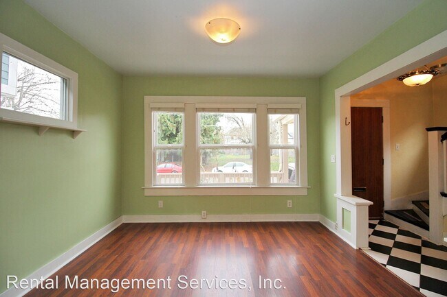 Building Photo - 1 br, 2 bath House - 3824 N Kerby Avenue
