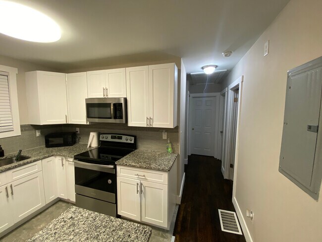 Foto del edificio - 3508 Ruby H Harper Blvd SE