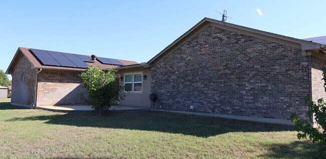 Foto del edificio - 3 Bed 3 Bath 3 Acres in Aubrey (FIRST MONT...