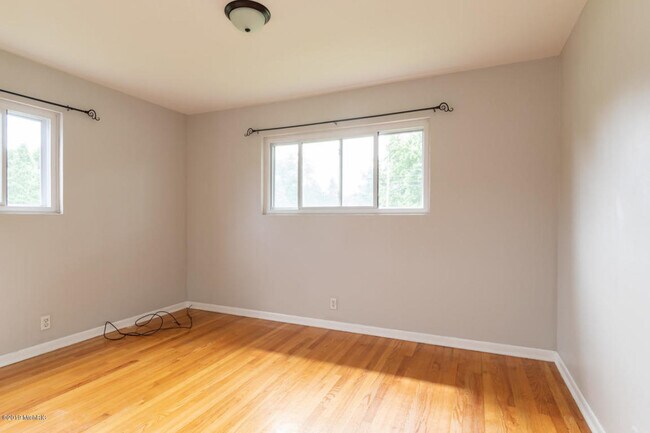 Bedroom 2 - 111 MARIGOLD AVE