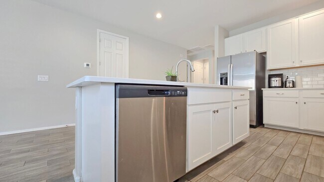Foto del edificio - 18572 W Cottontail Ln