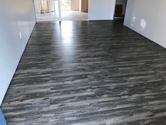 Building Photo - 5768 Aftonshire Dr