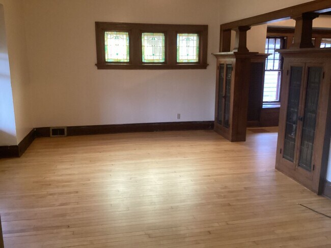 Foto del edificio - 3033 N Bartlett Ave