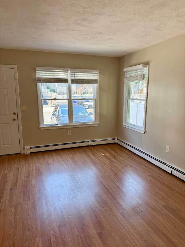 Building Photo - 730 Manton Ave