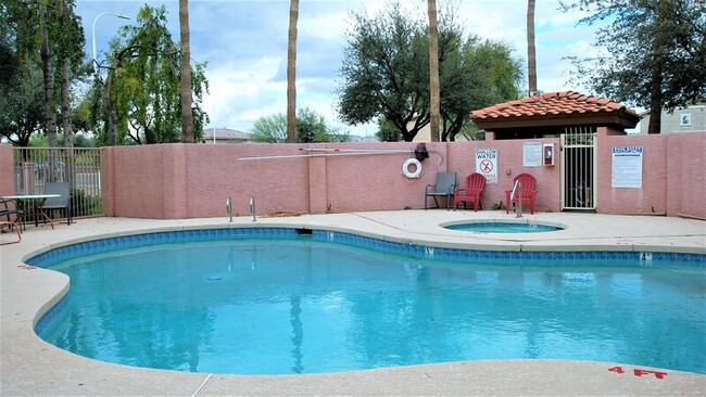 Foto del edificio - 1075 E Chandler Blvd