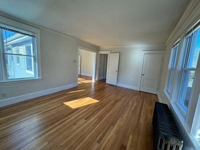 Foto del edificio - 32 Whittemore Rd