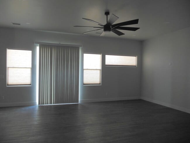 Building Photo - 695 Anela Ln