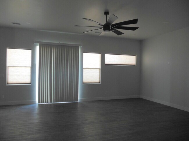 Foto del edificio - 695 Anela Ln