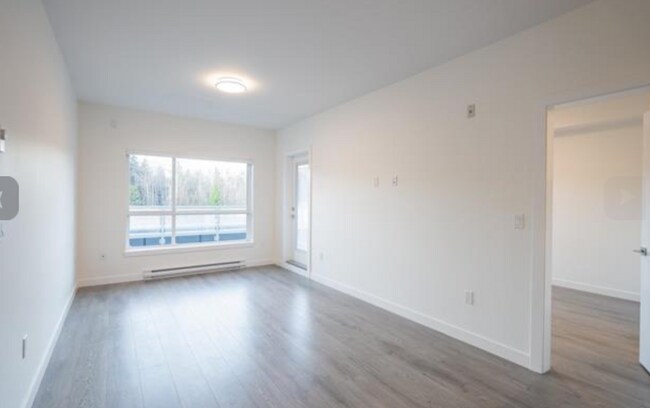 Building Photo - 14255-1103A 103A Ave