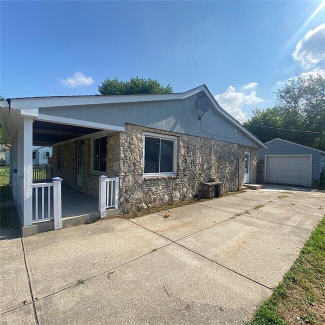 Building Photo - 3019 Alice Ave