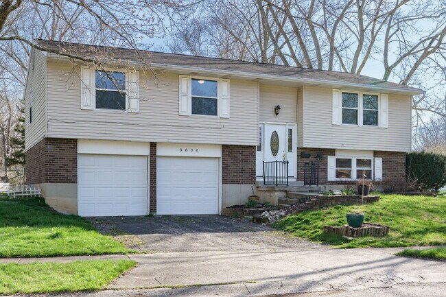 Foto del edificio - 3800 Corkwood Dr