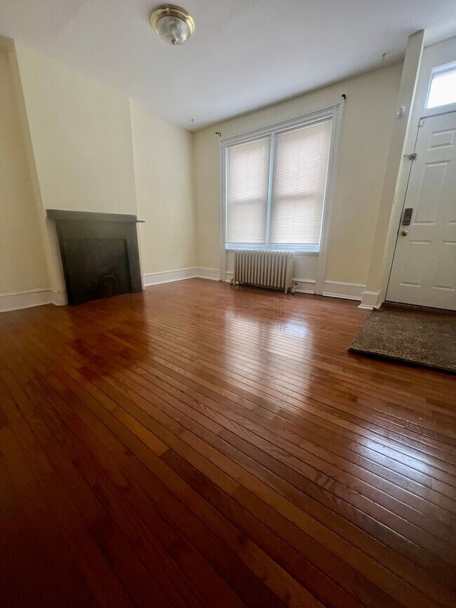 Foto del edificio - Stunning 3-Bedroom Townhome in the Heart o...