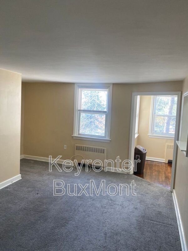 385 Edmonds Ave Unit 2nd Floor, Drexel Hill, PA 19026 Condo for Rent