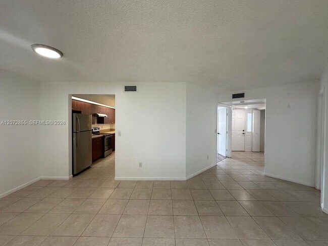 Foto del edificio - 2003 SE 27th Dr