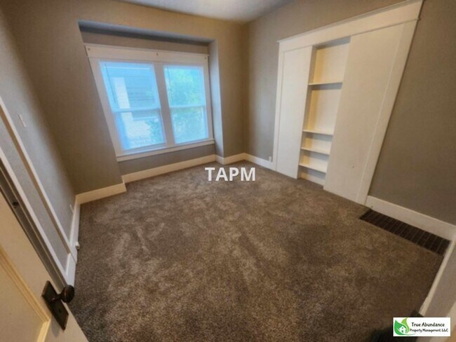 Building Photo - Pre Lease, 3 Bedroom House Near UNC, Greel...