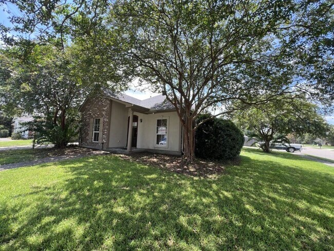 Foto del edificio - Location!  Location!  3 bedroom, 2 bath ho...