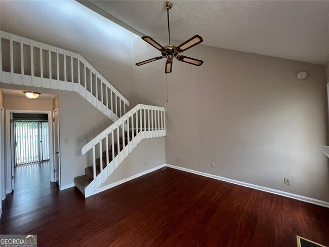 Foto del edificio - 1700 Cotton Patch Ln