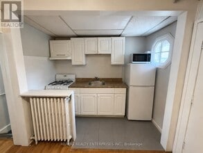 Building Photo - 156 James St S