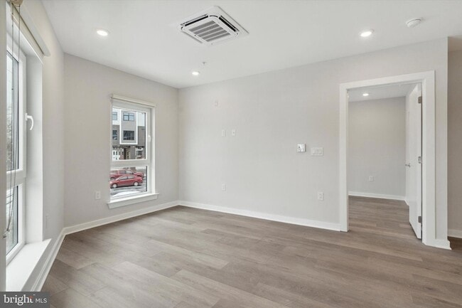 Building Photo - 3449 Scotts Ln