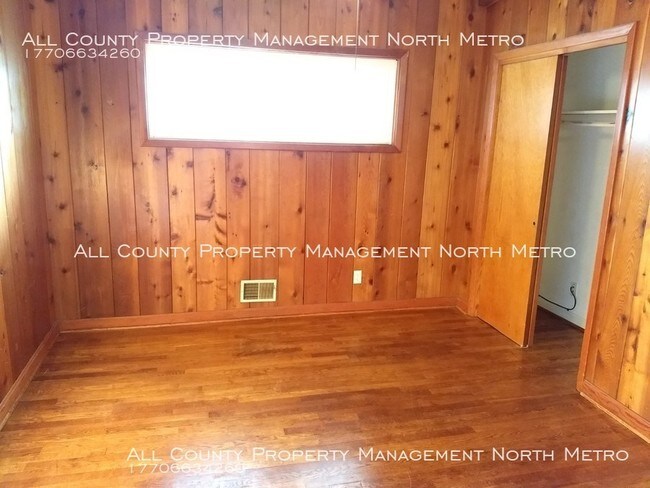 Building Photo - Nicely Renovated 3BR/2BA home in Marietta