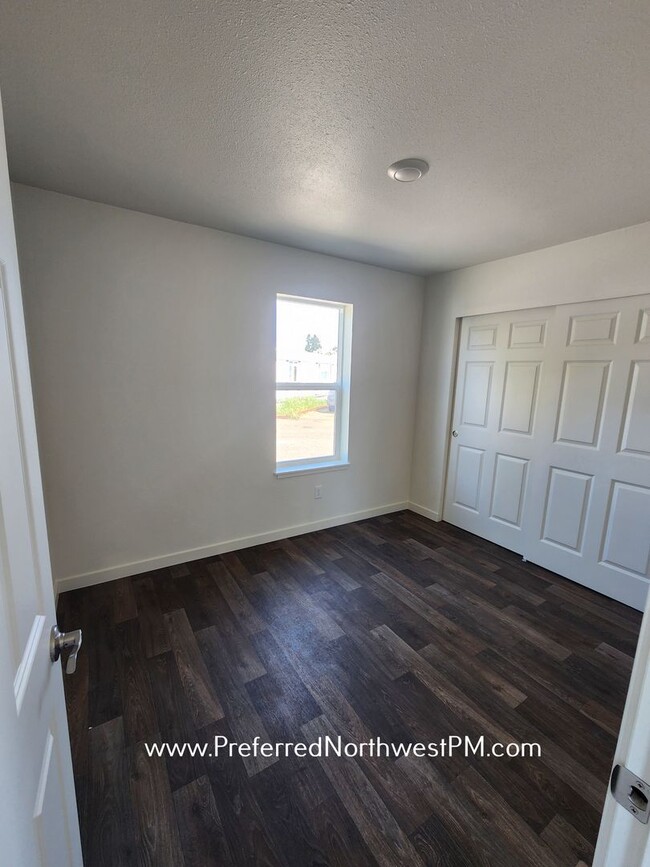 Building Photo - New Mobile Home in Tivoli Mobile Home Park...