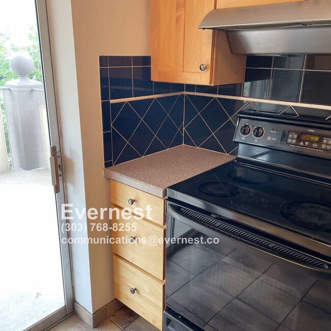 Foto del edificio - Cozy 2 Bed & 2 Bath Condo in Denver / Pet-...