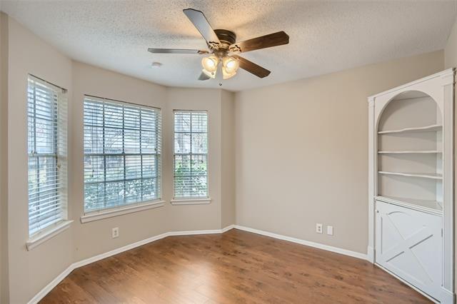Foto del edificio - 733 Kentwood Cir