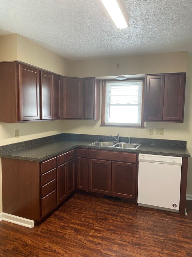 Foto del edificio - 817 Gary Ave SE