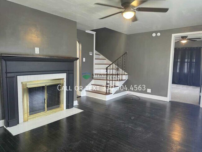 Foto del edificio - 2119 Maple Ave NE