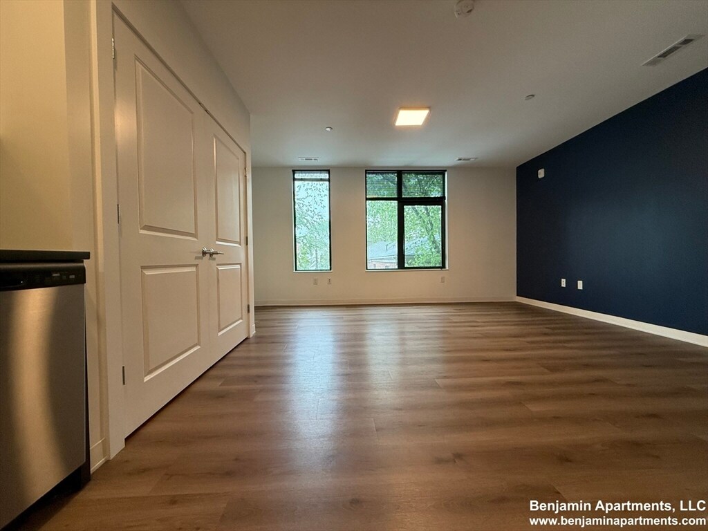 Foto principal - 89 Brighton Ave